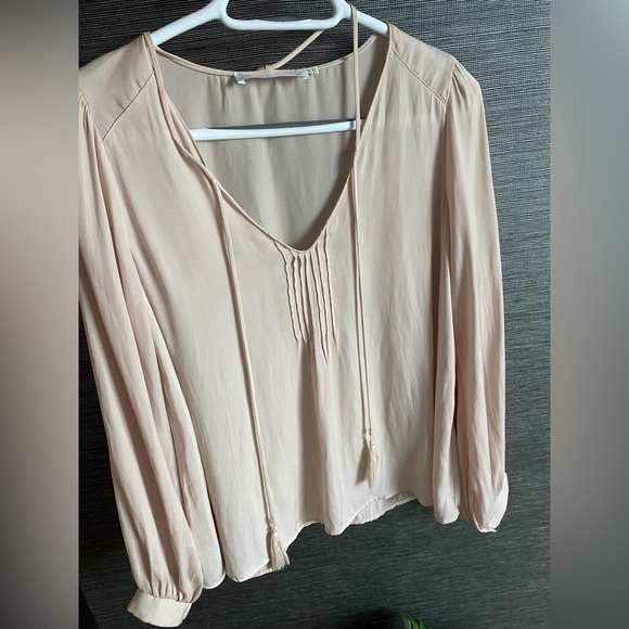 ASTR the Label cream blouse - Picture 1 of 4